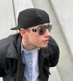 Sunglass Hut