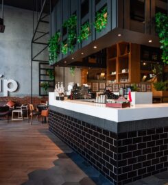 Dip N Dip Chocolate Café