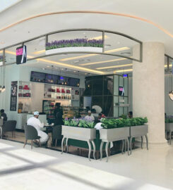 Le Petit Cafe & Bakery