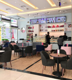 Le Petit Cafe & Bakery